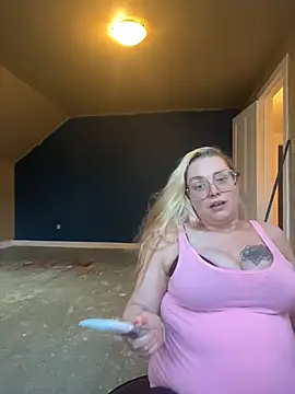 Lalalynn online show from April 27, 2026, 12:52 am