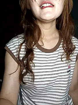 Snapshot of Girl20sexy chatting on April 23, 2026, 6:21 pm Girl20sexy online show from April 23, 2026, 6:21 pm