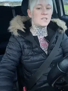 poussichienne online show from February 10, 2026, 4:44 pm