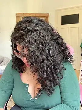 Curvydesifromgermany online show from April 2, 2026, 10:35 am