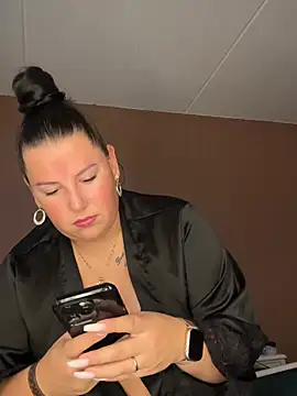 Snapshot of xlinastarrx chatting on April 15, 2026, 5:47 am xlinastarrx online show from April 15, 2026, 5:47 am