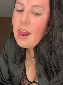 Snapshot of xlinastarrx chatting on April 15, 2026, 5:53 pm xlinastarrx online show from April 15, 2026, 5:53 pm