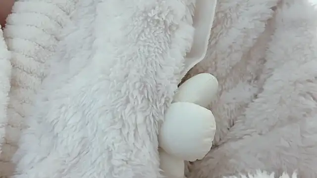 XinBaoa 156 online show from December 6, 2024, 1:22 pm