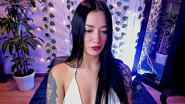 mariiana-diaz online show from December 27, 2024, 3:04 pm