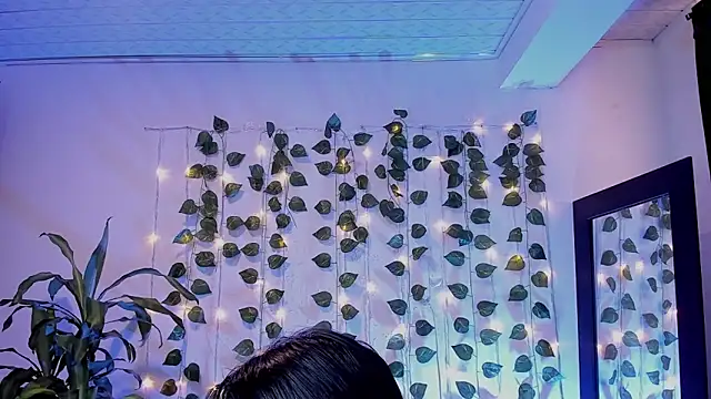 mariiana-diaz online show from February 10, 2025, 4:14 pm