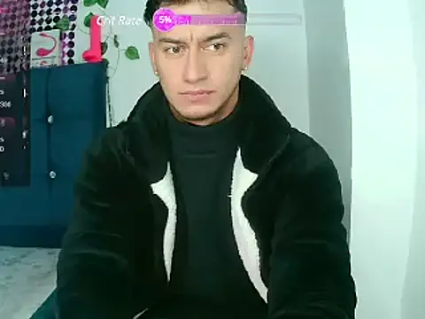 Snapshot of Kevin_Torres chatting on December 15, 2024, 5:56 am Kevin Torres online show from December 15, 2024, 5:56 am