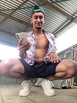 Snapshot of Kevin_Torres chatting on January 9, 2025, 4:49 pm Kevin Torres online show from January 9, 2025, 4:49 pm