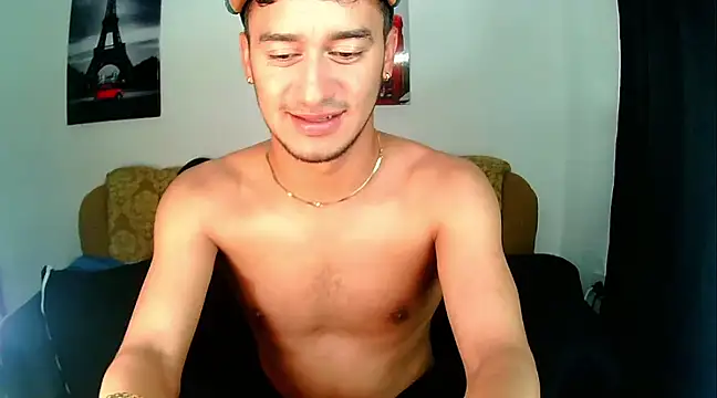 Snapshot of Kevin_Torres chatting on January 25, 2025, 2:47 am Kevin Torres online show from January 25, 2025, 2:47 am