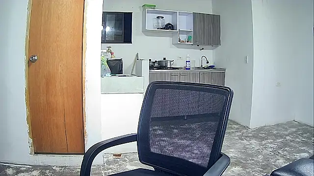 Snapshot of Kevin_Torres chatting on October 30, 2025, 11:27 pm Kevin Torres online show from October 30, 2025, 11:27 pm