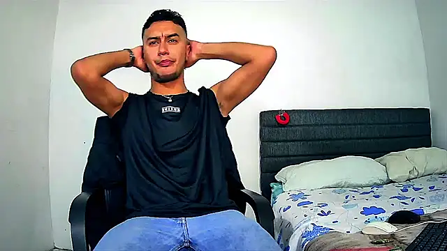 Snapshot of Kevin_Torres chatting on November 9, 2025, 7:50 am Kevin Torres online show from November 9, 2025, 7:50 am