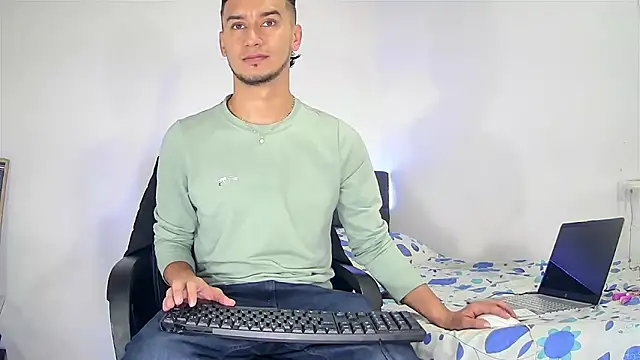 Kevin Torres online show from February 2, 2026, 3:44 pm