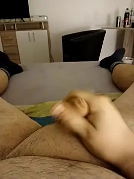 Snapshot of BennoSingle chatting on December 2, 2025, 5:41 pm BennoSingle online show from December 2, 2025, 5:41 pm