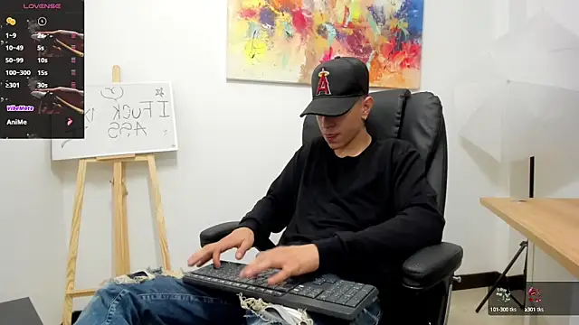 Snapshot of Dei_v_48 chatting on February 18, 2025, 11:41 pm Dei v 48 online show from February 18, 2025, 11:41 pm