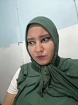 Snapshot of hannahayat chatting on July 18, 2026, 3:27 pm hannahayat online show from July 18, 2026, 3:27 pm