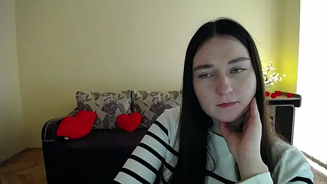 Snapshot of Pretty_shy chatting on April 28, 2026, 9:47 am Pretty shy online show from April 28, 2026, 9:47 am