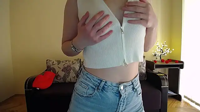 Snapshot of Pretty_shy chatting on May 23, 2026, 8:29 am Pretty shy online show from May 23, 2026, 8:29 am