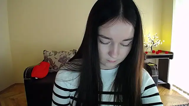 Snapshot of Pretty_shy chatting on June 3, 2026, 9:01 am Pretty shy online show from June 3, 2026, 9:01 am