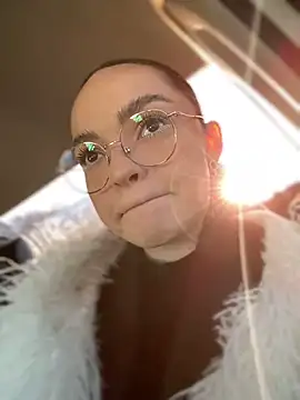 AnaWest online show from February 6, 2025, 5:35 am