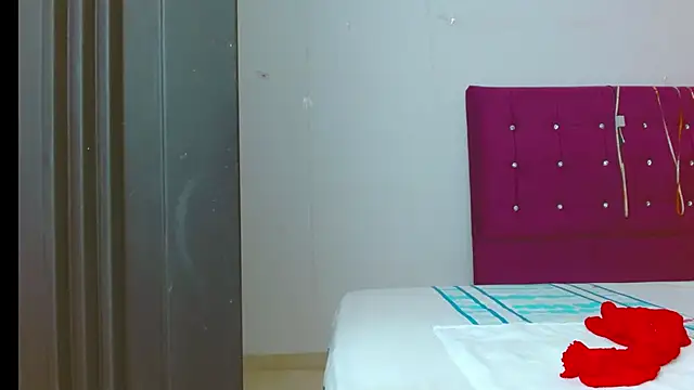 chantalsemenova1 online show from September 13, 2025, 8:19 pm