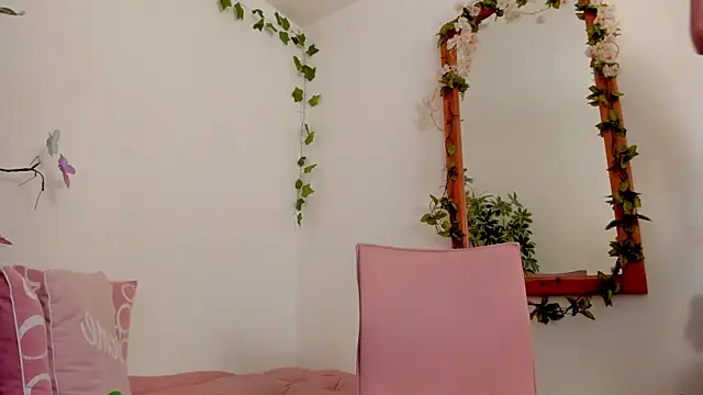 BonnieCute  online show from April 8, 2026, 7:47 pm