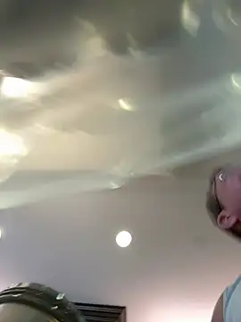 sluttydylan online show from April 18, 2026, 9:59 pm