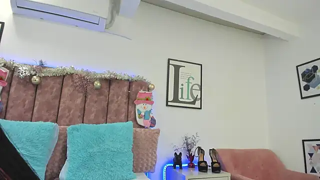 KathyShine online show from December 11, 2024, 11:51 am