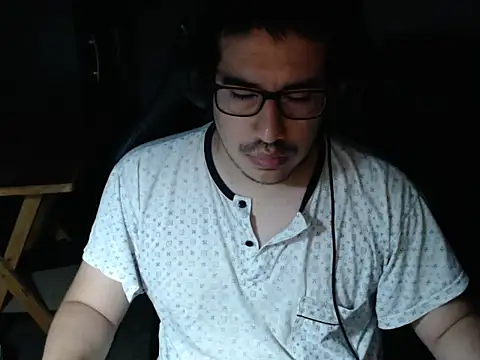 Snapshot of thealfawolf01 chatting on December 13, 2024, 4:54 am thealfawolf01 online show from December 13, 2024, 4:54 am