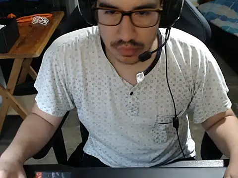 Snapshot of thealfawolf01 chatting on December 19, 2024, 2:23 am thealfawolf01 online show from December 19, 2024, 2:23 am