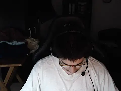 Snapshot of thealfawolf01 chatting on January 4, 2025, 11:27 pm thealfawolf01 online show from January 4, 2025, 11:27 pm