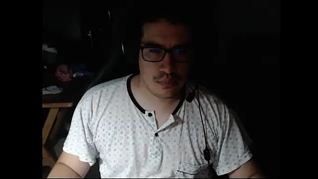 Snapshot of thealfawolf01 chatting on January 28, 2025, 12:26 am thealfawolf01 online show from January 28, 2025, 12:26 am