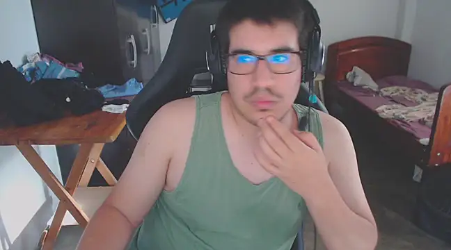 Snapshot of thealfawolf01 chatting on March 1, 2025, 9:48 pm thealfawolf01 online show from March 1, 2025, 9:48 pm