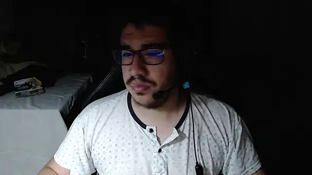 Snapshot of thealfawolf01 chatting on October 14, 2025, 5:41 am thealfawolf01 online show from October 14, 2025, 5:41 am