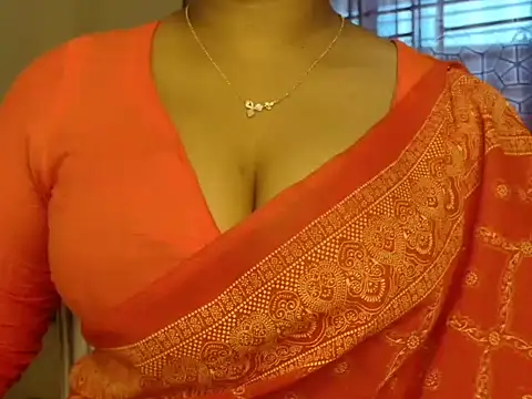 Snapshot of Unlucky-flowers chatting on December 13, 2024, 8:30 am Unlucky-flowers online show from December 13, 2024, 8:30 am