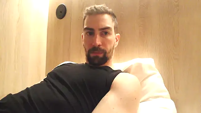 Snapshot of Rac-Coon chatting on December 11, 2024, 9:55 pm Rac-Coon online show from December 11, 2024, 9:55 pm