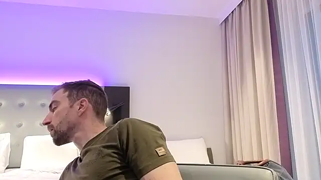 Snapshot of Rac-Coon chatting on September 17, 2025, 5:47 pm Rac-Coon online show from September 17, 2025, 5:47 pm