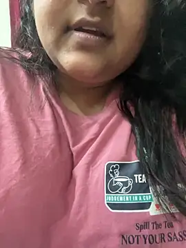 Snapshot of smile_pretty chatting on May 18, 2026, 7:31 pm smile pretty online show from May 18, 2026, 7:31 pm