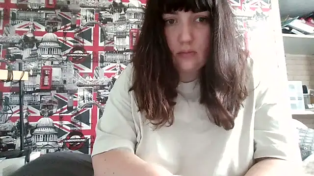 Lynylou online show from September 19, 2025, 2:40 pm