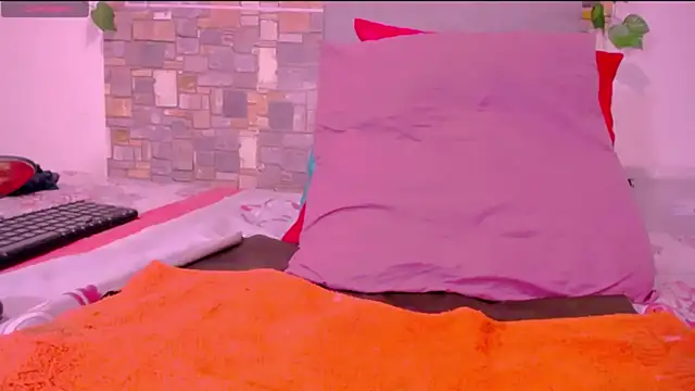 CrazyRousex online show from April 10, 2026, 1:49 pm