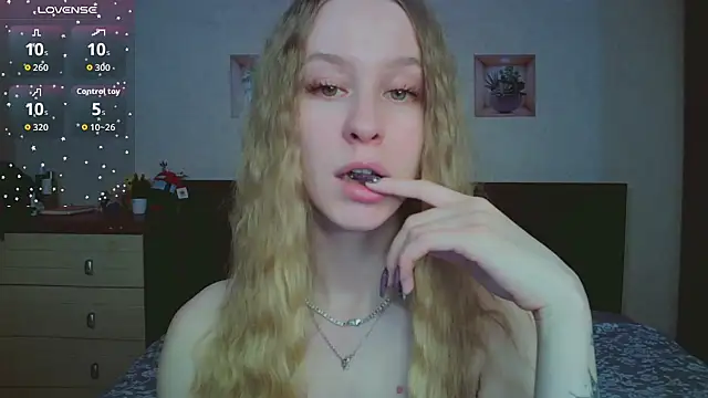 Snapshot of Lily__Devil chatting on February 26, 2026, 12:37 pm Lily Devil online show from February 26, 2026, 12:37 pm