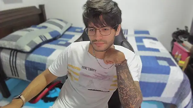 justin stark7 online show from March 7, 2025, 11:05 pm