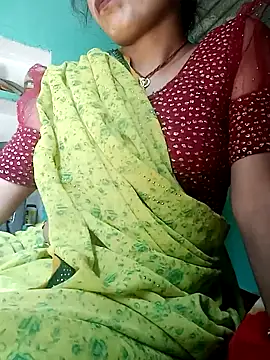 Snapshot of Hotsarina chatting on December 18, 2024, 7:47 am Hotsarina online show from December 18, 2024, 7:47 am