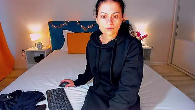 Snapshot of devilish_angel chatting on November 25, 2025, 5:40 am devilish angel online show from November 25, 2025, 5:40 am