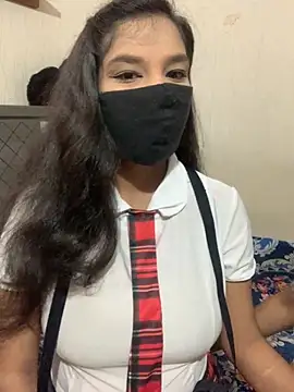 hottiess69 online show from October 27, 2025, 3:38 pm