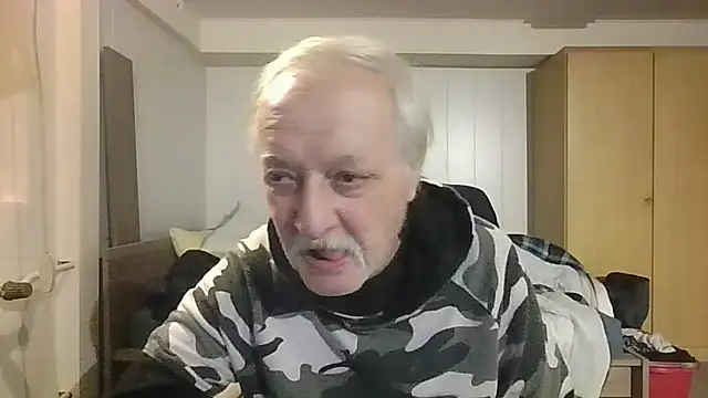 Snapshot of Sammy1660 chatting on February 26, 2025, 9:48 pm Sammy1660 online show from February 26, 2025, 9:48 pm