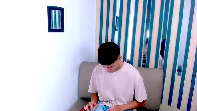 Levis Montes online show from December 23, 2024, 1:03 pm