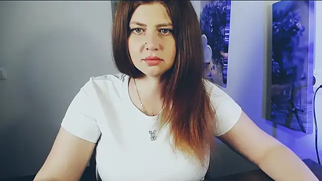 Snapshot of Lizzy_Love chatting on June 3, 2026, 9:12 am Lizzy Love online show from June 3, 2026, 9:12 am