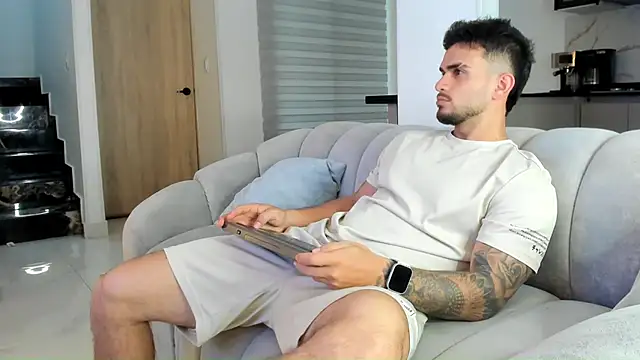 Ricardogo19 online show from April 14, 2026, 1:06 pm