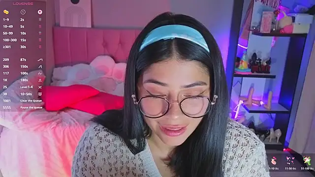 LoaLuxury online show from February 9, 2026, 6:01 pm