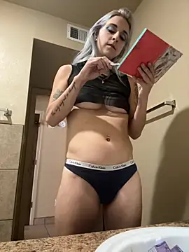 Snapshot of brooklyn3twelve chatting on October 11, 2025, 9:13 pm brooklyn3twelve online show from October 11, 2025, 9:13 pm