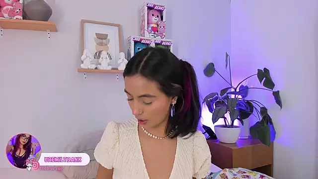 emily bank online show from September 29, 2025, 7:40 pm